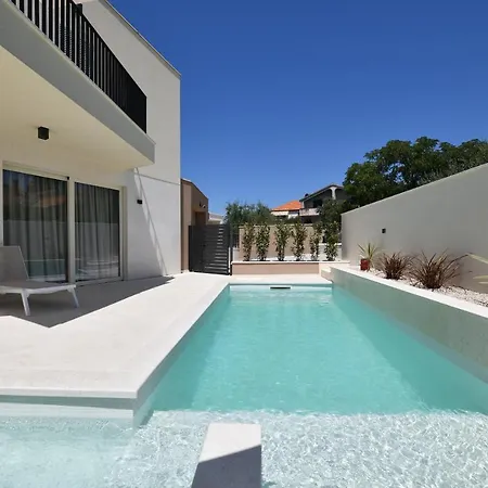 Villa Abyss *
