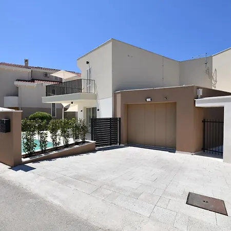 Villa Abyss *